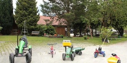 Urlaub auf dem Bauernhof - erreichbar mit: Auto - Großkarolinenfeld - Schneiderhof - Schneiderhof
