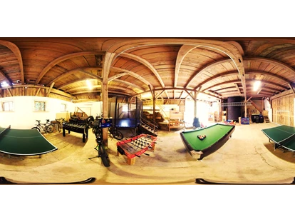 dovolenka na farme - Tischtennis - Spielscheune Ferienhof Hohe
360° Aufnahmen - virtueller Rundgang - Ferienhof Hohe