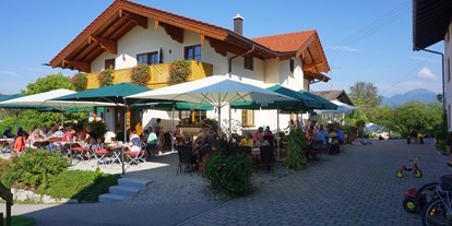 vacation on the farm - Jahreszeit: Frühlings-Urlaub - Berg (Leogang) - unser Hofcafe - Wastelbauerhof