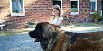 Urlaub auf dem Bauernhof - Süderdeich - keine Angst vor großen Hunden - Ferienhof Anke Hess