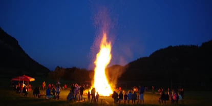 Urlaub auf dem Bauernhof - Jahreszeit: Sommer-Urlaub - Föbing (Frauenstein, Gurk) - Riesenlagerfeuer am Talhof - Ferien am Talhof