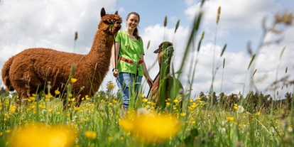 Urlaub auf dem Bauernhof - Alpakaspaziergänge  - Hubertushof Eifel