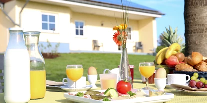 Urlaub auf dem Bauernhof - ideal für: Senioren - Morshausen - Frühstück auf der Terrasse? - Hubertushof Eifel