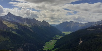 vacation on the farm - ideal für: Pärchen - Trentino-South Tyrol - Sommerblick auf das Pfitschtal - eine atemberaubende Kulisse - Matzilerhof