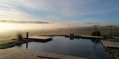 Urlaub auf dem Bauernhof - Jahreszeit: Winter-Urlaub - Jörgerberg - Morgenstimmung am Schwimmteich - Grafhaidergut