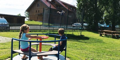 Urlaub auf dem Bauernhof - Fahrzeuge: Heuwender - Österreich - Spielplatz - BIO - Hotel - Alpengasthof Koralpenblick
