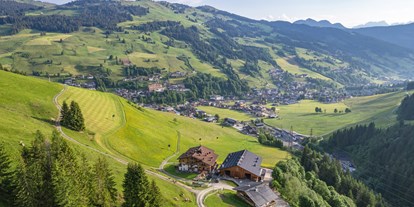 Urlaub auf dem Bauernhof - Langlaufen - PLZ 5630 (Österreich) - Auf dem Bild sieht man die tolle Lage des Hofes sehr gut. Über Hinterglemm gelegen und doch nicht weit weg vom Ortskern (1,5km) - Ferienwohnungen Perfeldhof