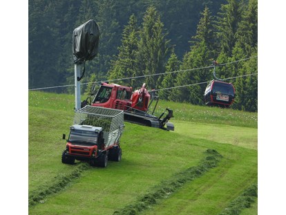 Urlaub auf dem Bauernhof - Fahrzeuge: Güllefass - Glor-Berg - Erntezeit am Bergbauernhof - Ferienwohnungen Perfeldhof