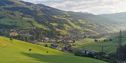 Urlaub auf dem Bauernhof - Rodeln - Salzburg - Die morgendliche Aussicht ins Tal - Ferienwohnungen Perfeldhof