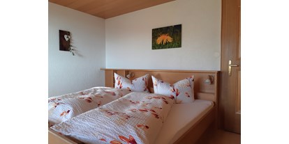 Urlaub auf dem Bauernhof - ideal für: Ruhesuchende - PLZ 6708 (Österreich) - Löwenzahnzimmer
mit Frühstück möglich - Haus Adlerhorst