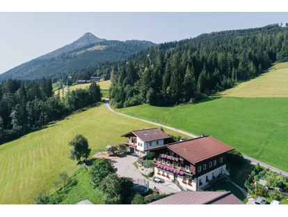 dovolenka na farme - Rakúsko - Aussicht auf den Hausberg Lackenkogel - Bio-Familienbauernhof Göttfriedbauer