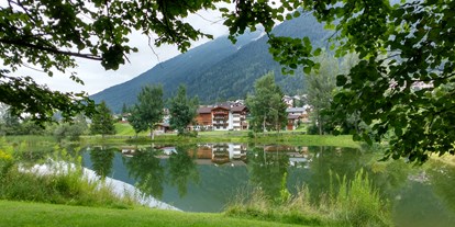 Urlaub auf dem Bauernhof - Mithilfe beim: Eier sammeln - Mühlbach (Trentino-Südtirol) - Eigener Badese mit Jedelerhof - Jedelerhof