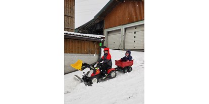Urlaub auf dem Bauernhof - ideal für: Familien - Grießen (Leogang) - Ausfahrt bei Schnee - Bauernhof Sonnenhuab 