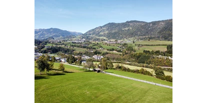 Urlaub auf dem Bauernhof - ruhige Lage - Steinbach (Bruck an der Großglocknerstraße) - Aussicht in Richtung Schwarzach bzw. St. Veit - Bauernhof Sonnenhuab 
