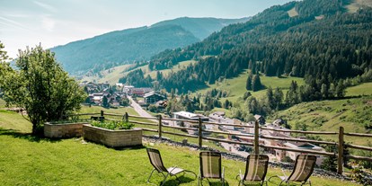 Urlaub auf dem Bauernhof - Umgebung: Urlaub in den Wäldern - Eberdorf (St. Veit an der Glan, Feldkirchen in Kärnten) - Liegewiese - Gutzingerhof