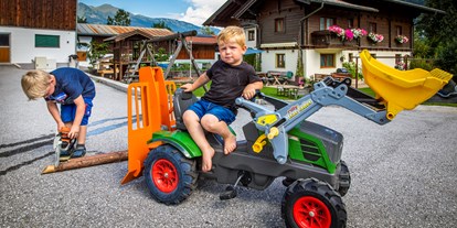 Urlaub auf dem Bauernhof - Fahrzeuge: Balkenmäher - Hohe Tauern - Bio-Bauernhof Schweizerhof