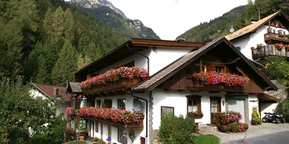 nyaralás a farmon - Terrasse oder Balkon am Zimmer - Mühlwald (Trentino-Südtirol) - KASSNHOF