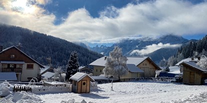 vacation on the farm - ideal für: Pärchen - Trentino-South Tyrol - winterlicher Ausblick von der Wohnungsterrasse - Hof Summerer
