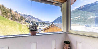 vacanza in fattoria - Terrasse oder Balkon am Zimmer - Südtirol - Eingang - Zehenthof