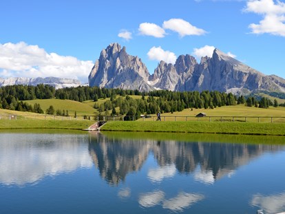 Urlaub auf dem Bauernhof - Trentino-Südtirol - Seiser Alm Sommer:  Immer wieder schön: Wandern in Südtirol beim Wanderurlaub in den Dolomiten
Ihr Wanderurlaub auf der Seiser Alm, der größten Hochalm Europas - Binterhof