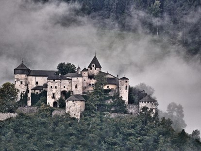 Urlaub auf dem Bauernhof - Jahreszeit: Herbst-Urlaub - Trentino-Südtirol - RS voels proesels und schlern winter
RS voels proesels und schlern winter
Prösels
Schloss Prösels ist das bekannteste Gebäude des gleichnamigen Dorfes und gilt als eines der Wahrzeichen von Völs am Schlern - Binterhof