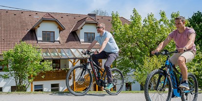 Urlaub auf dem Bauernhof - Umgebung: Urlaub in den Hügeln - Hörmannsberg - Mit dem Rad die wunderschöne Landschaft genießen. - Ferienhof Pfaffenlehen