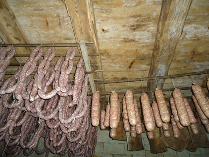 vacanza in fattoria - selbstgemachte Produkte: Fleisch - Bozen (BZ) - Kerschbamerhof im Süden Südtirols