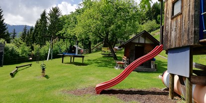 Urlaub auf dem Bauernhof - Umgebung: Urlaub in den Wäldern - Strallegg - Hauseigener Erlebnisspielplatz - Kindererlebnis-Bauernhof Perhofer
