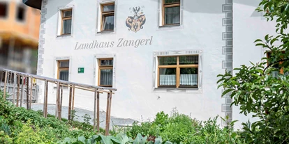 Urlaub auf dem Bauernhof - ideal für: Genuss - Blons (Arzl im Pitztal) - Hausansicht - Landhaus Zangerl - Kobelerhof