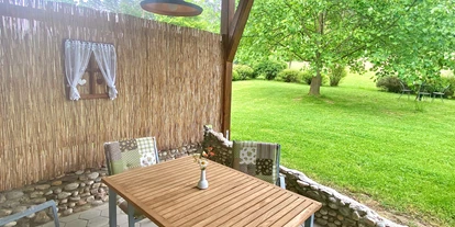 Urlaub auf dem Bauernhof - ideal für: Senioren - Gündorf - Zu jeder Wohnung gehört ein privater Balkon oder eine private Terrasse - Landhaus Bender 