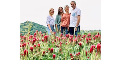 Urlaub auf dem Bauernhof - ideal für: Ruhesuchende - Minihof-Liebau - Hinter dem Landhaus Bender steht unsere Familie, die es sich zur Aufgabe gemacht hat, euch einen unvergesslichen Urlaub in der Steiermark zu ermöglichen! - Landhaus Bender 