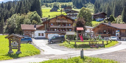 Urlaub auf dem Bauernhof - Mithilfe beim: Eier sammeln - PLZ 6233 (Österreich) - Hauserhof