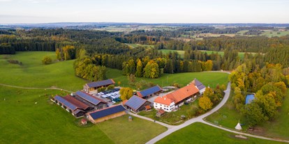 Urlaub auf dem Bauernhof - Wanderwege - Oberbayern - Luftbild Grasleiten - Gut Grasleiten