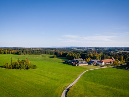 Urlaub auf dem Bauernhof - geeignet für Events - Oberbayern - herrliche Alleinlage mitten in der Natur - Gut Grasleiten