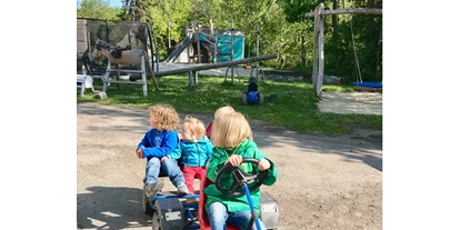 dovolená na farmě - ideal für: Familien - Německo - Spielplatz - Warfthof Wollatz - Nordseeurlaub mit Feinsinn