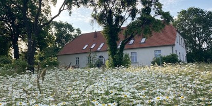 Urlaub auf dem Bauernhof - Mithilfe beim: Tiere füttern - Mecklenburg-Vorpommern - Pasterhof Eichhorst