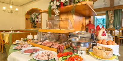 Urlaub auf dem Bauernhof - Jahreszeit: Frühlings-Urlaub - Bischofshofen - Großes Frühstücksbuffet mit Produkten aus der Region und Müsliecke - Reiterhof Seiterhof
