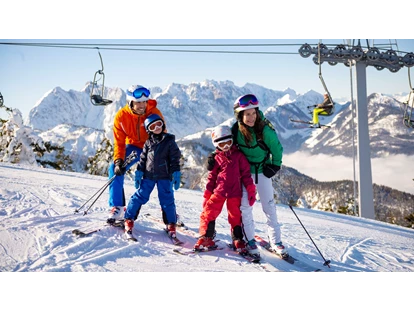 Urlaub auf dem Bauernhof - Verleih: Wanderstöcke - Obsmarkt - Skifahren - Feriengut Unterhochstätt