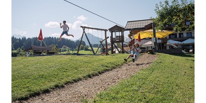 Urlaub auf dem Bauernhof - Tiere am Hof: Hasen - Tiroler Unterland - Spielplatz - Feriengut Unterhochstätt