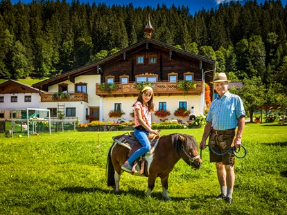 Urlaub auf dem Bauernhof - ideal für: Mitarbeit - Mayrhofen (Saalfelden am Steinernen Meer) - Fridolin freut sich auf euren Besuch - Baby- und Kinderferienbiobauernhof Sinnhubbauer