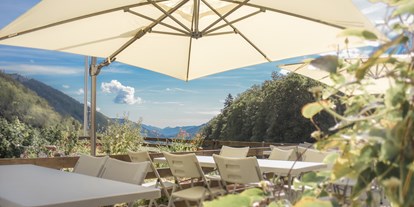 Urlaub auf dem Bauernhof - Streichelzoo - Gänsbrunnen - Unsere Terrasse vom Restaurant - Berghof Montpelon