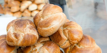 dovolená na farmě - Frühstück - Švýcarsko - Unser Zopf bei uns ab Hof und in Solothurn auf dem Wochenmarkt erhältlich - Berghof Montpelon