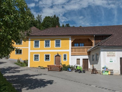 Urlaub auf dem Bauernhof - Fahrzeuge: Güllefass - Sindhöring (Sankt Martin im Innkreis, Reichersberg) - Hochgattern