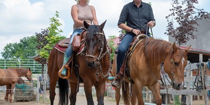 vacation on the farm - Tiere am Hof: Ponys - Jois - Inhaber Manuela und Frank - Hippo-Campus Reit- und Therapiezentrum
