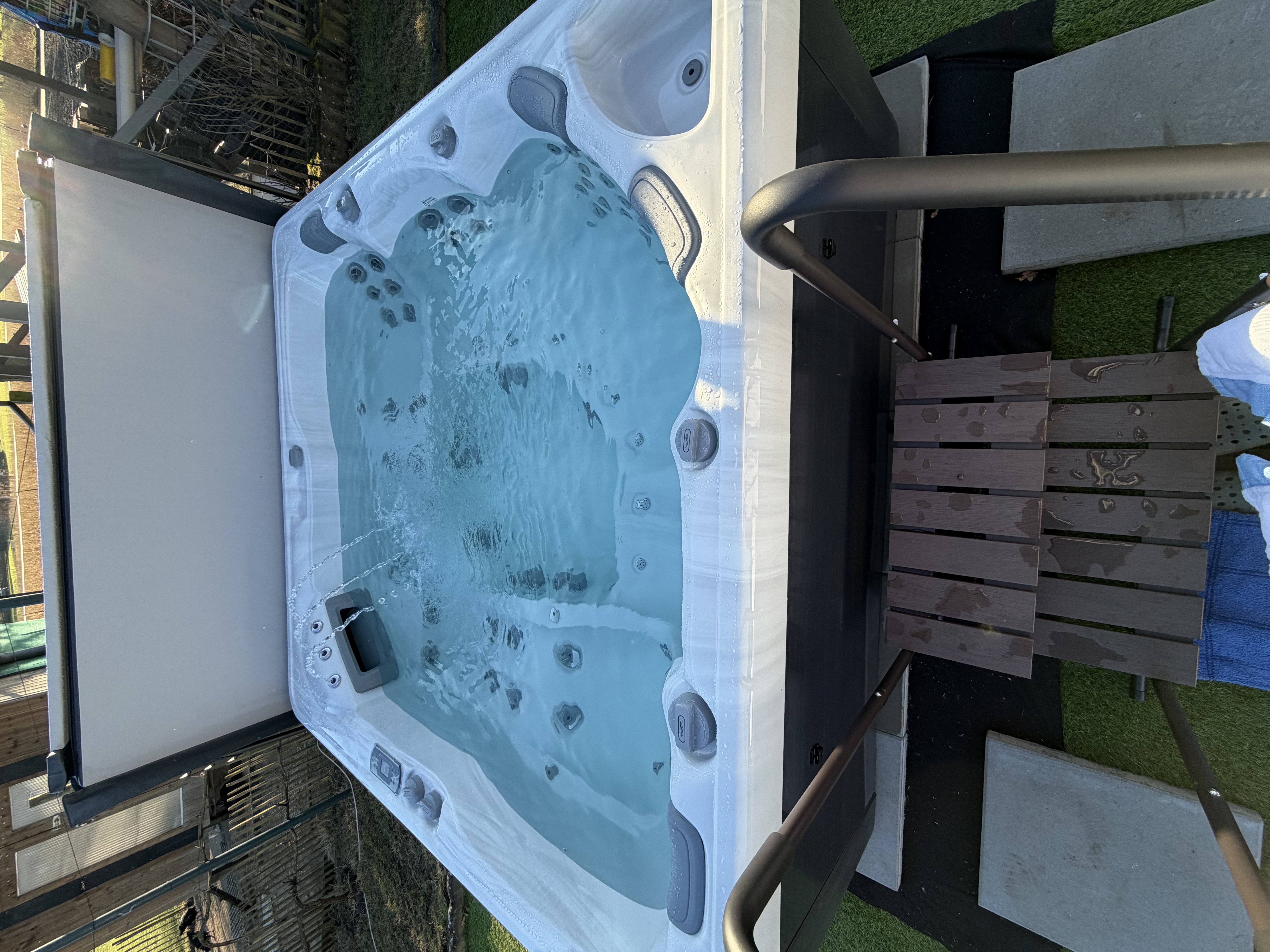 Relax und Wellness Landhaus Up’n Wall Prezentacija soba Hidromasažna kada