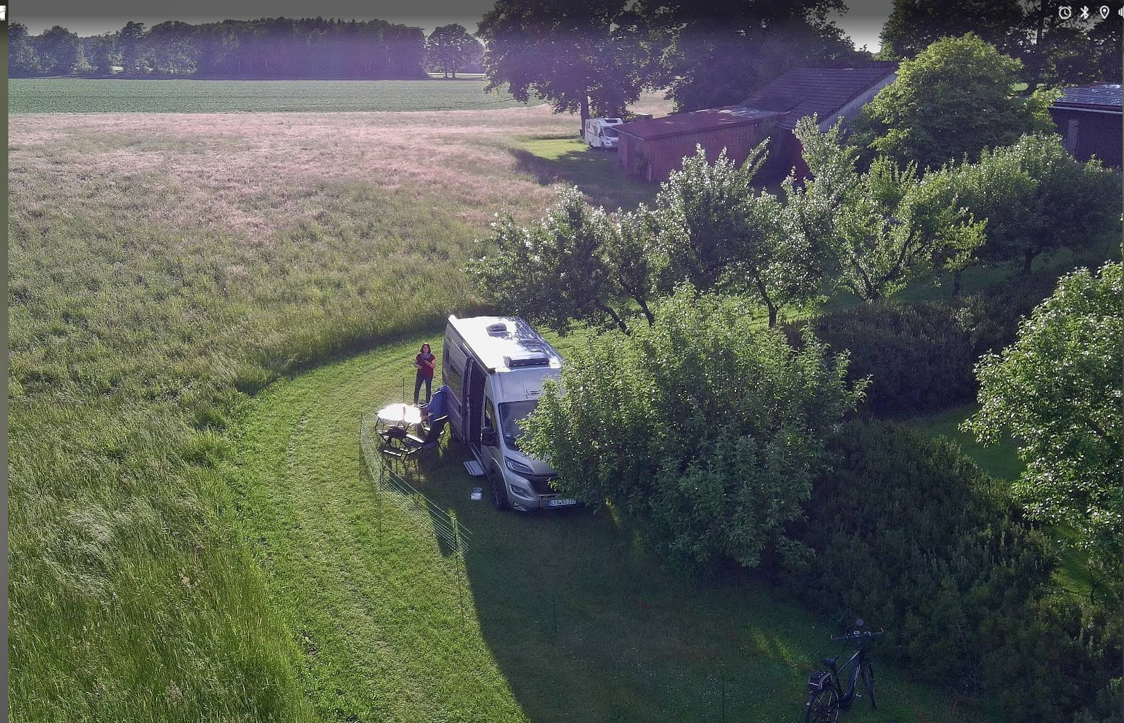 Ferien Bauernhof: Stellplatz an den Obstbäumen  - www.wohnmobilstellplätzehebersurbostel.de