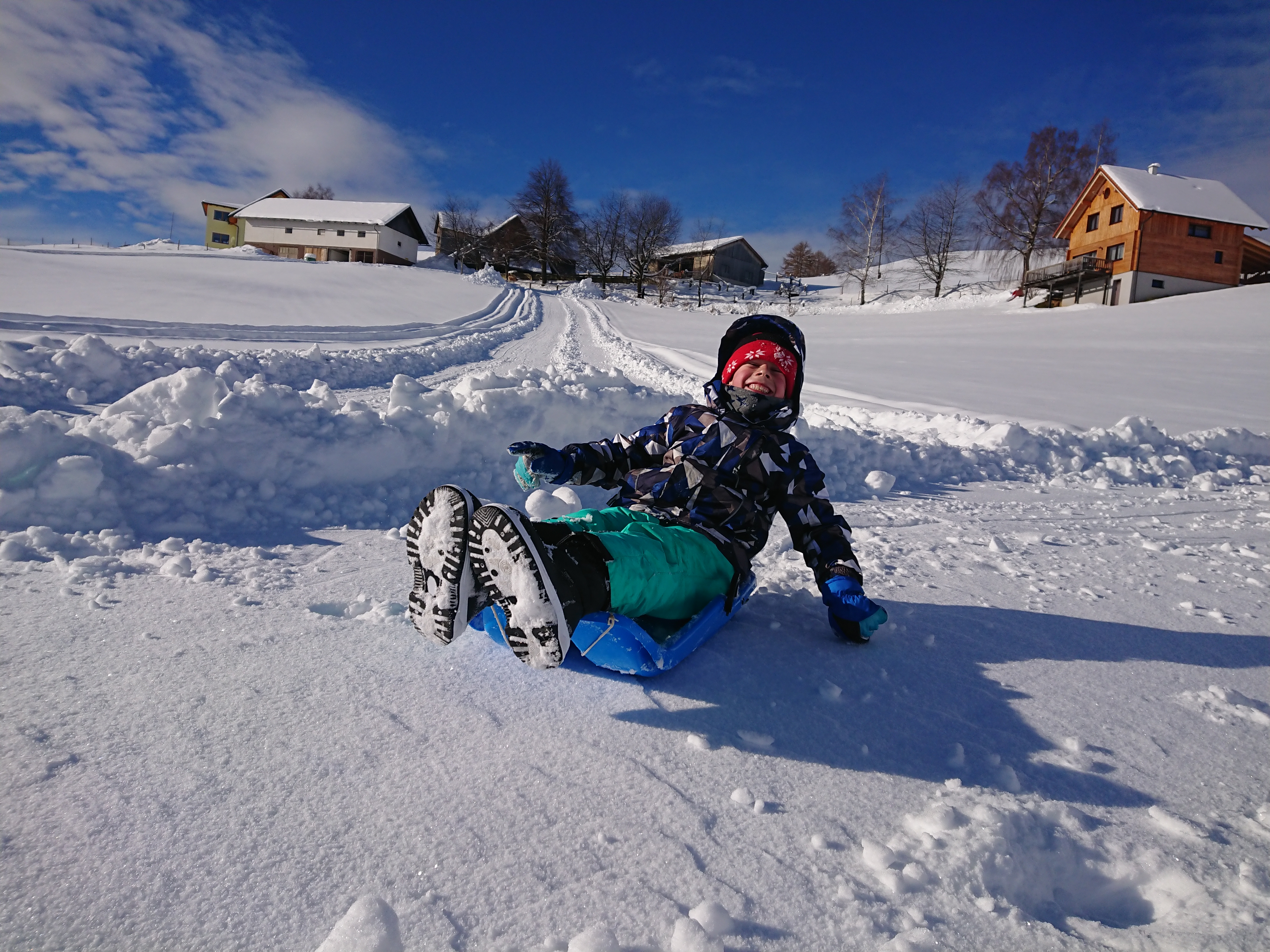 Ferien Bauernhof: Rodelwiese direkt am Hof  - Bauernhof Pension Juri - Aktivnosti, Gospodarsko dvorište, zimski