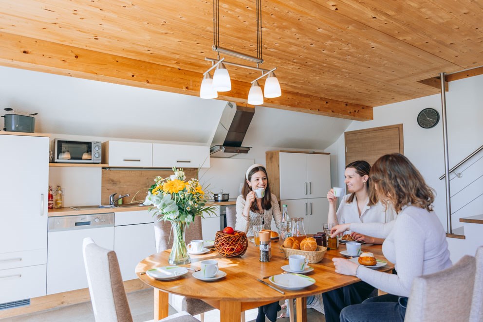 Bio-Obstgut Oberhof  Presentatie van de kamers Appartement Quitte in de "Alte Moste"