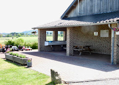 Urlaub auf dem Bauernhof - Art der Unterkunft: Camping-Stellplatz - Sanitärgebäude
 - Boerderijcamping Schrouff Vijlen