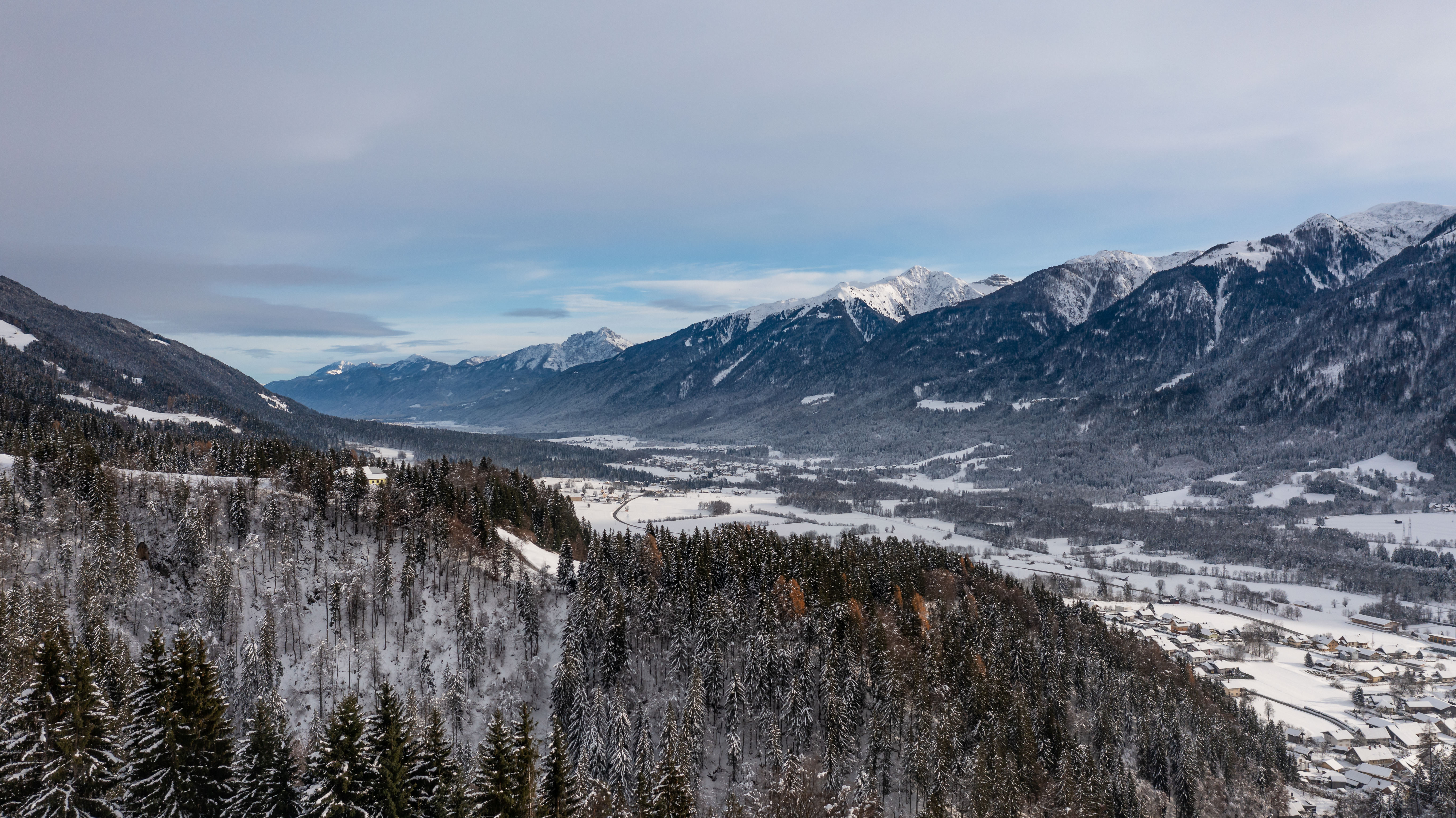počitnice na kmetiji - Blick über das Gailtal - Bio-Bergbauernhof Weger Leise rieselt der Schnee! Und so bleibt es auch....Winterurlaub in seiner ursprünglichsten Form, fernab von Massentourismus und lauten Bars. Mitten in der Naur mit viel Zeit zum Genießen und Enspannen
